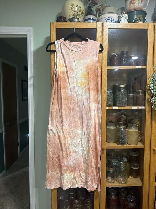 Universal Thread - Picture 1 of 3